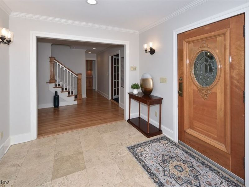 25550 Lake Road, Bay Village, OH 44140 Photo 2