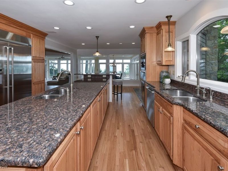 25550 Lake Road, Bay Village, OH 44140 Photo 8