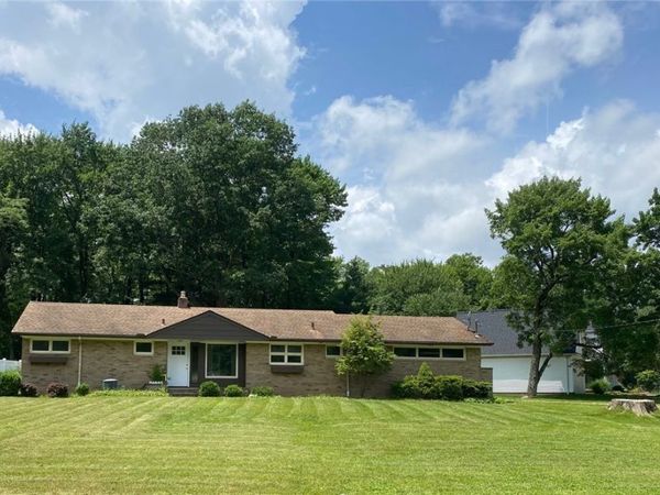 8260 Overlook Avenue, Broadview Heights, OH 44147