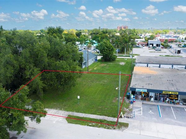 1925 SUWANEE AVENUE, FORT MYERS, FL 33901