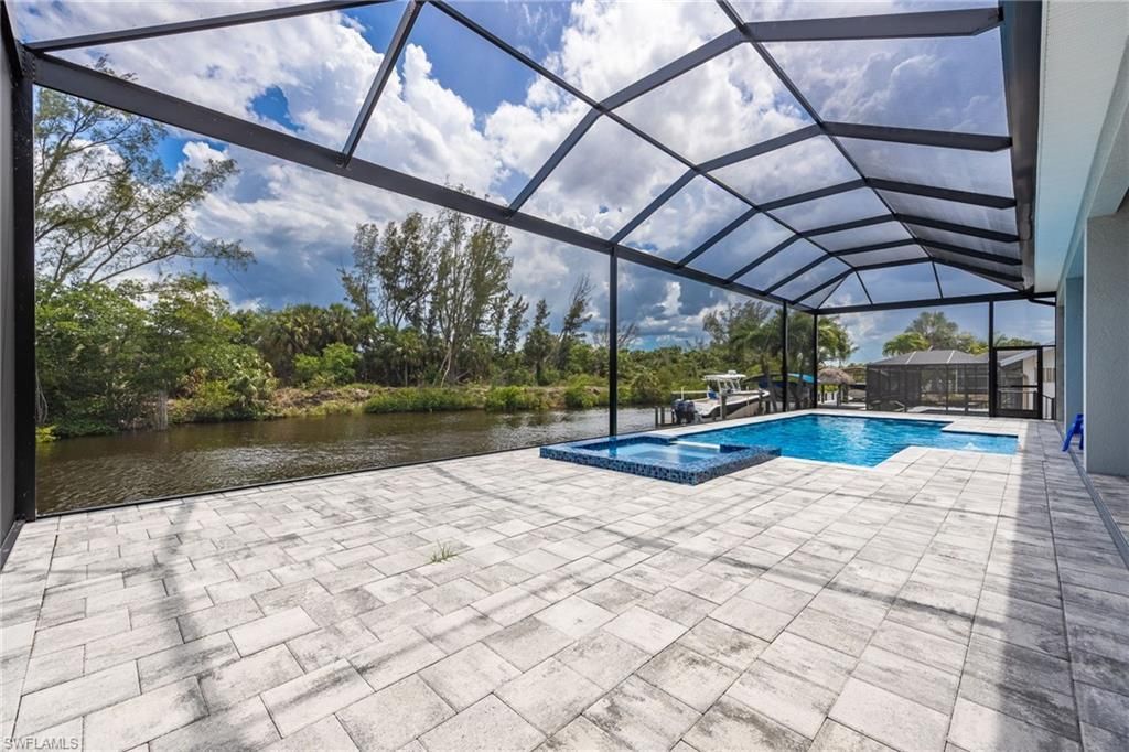 2122 Coral Point Dr, Cape Coral, FL 33990 Photo