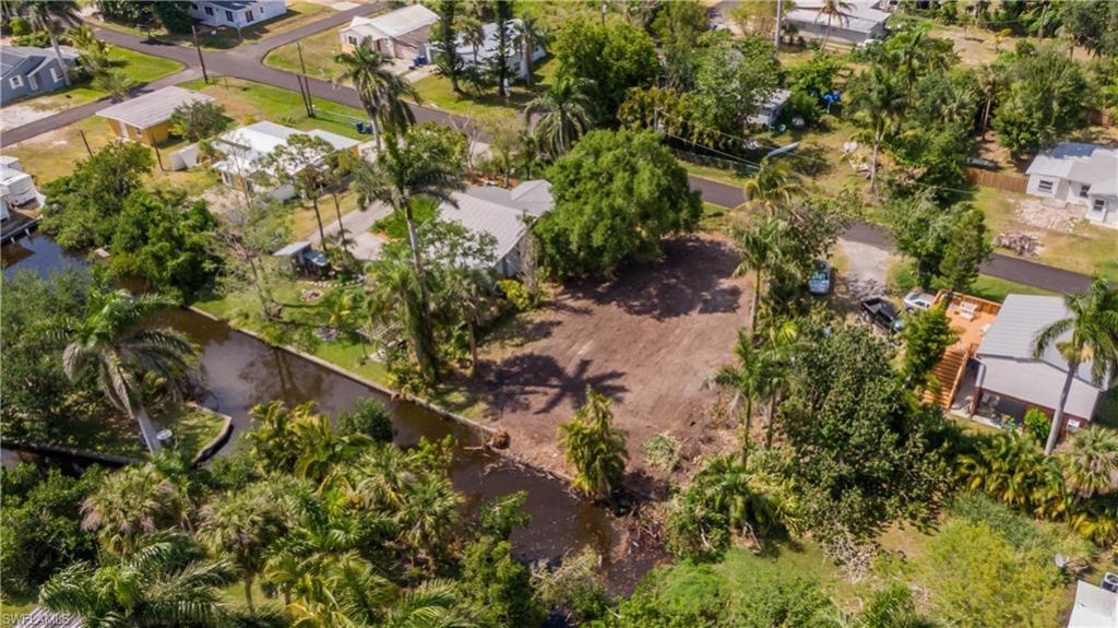 67 Oak St, North Fort Myers, FL 33903 Photo