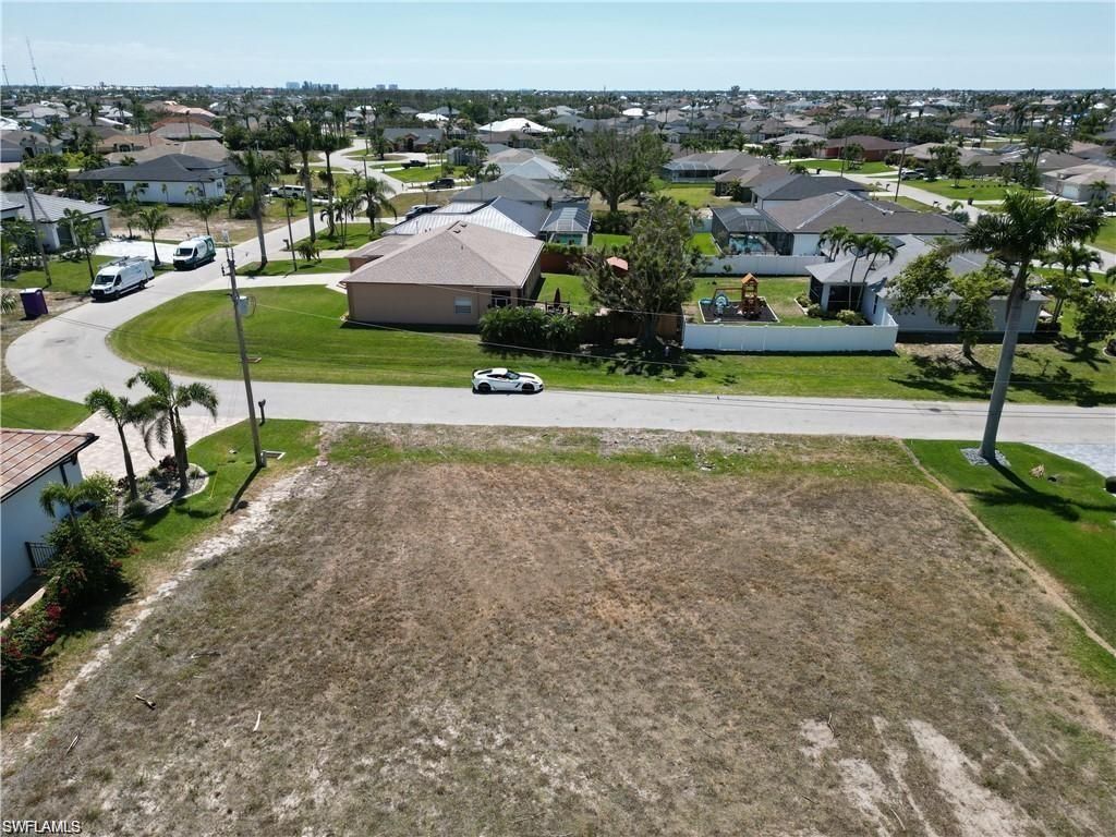 2527 SW 25th Ter, Cape Coral, FL 33914 Photo