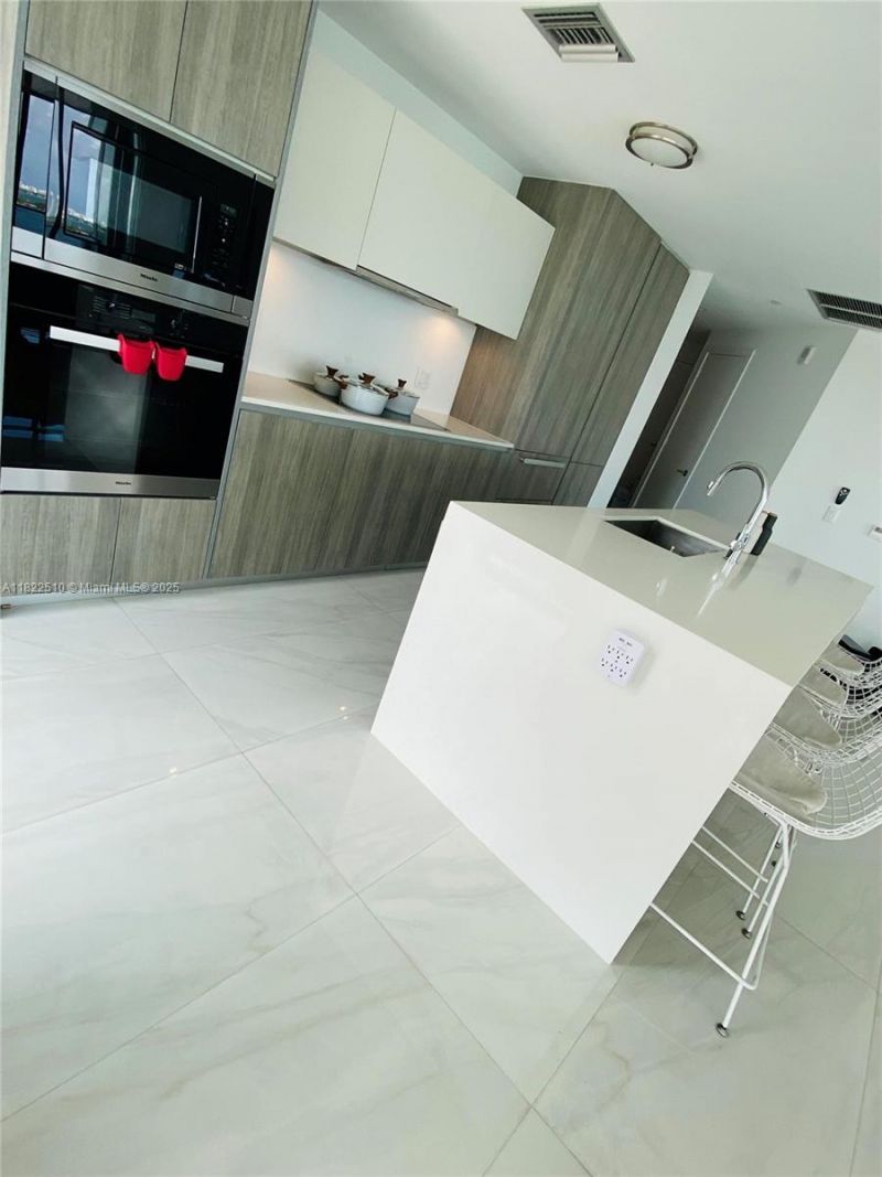 2900 NE 7th Ave, Unit 1407, Miami, FL 33137 Photo