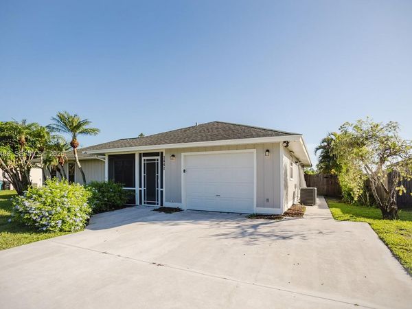 1441 SW Algardi Ln, Port St. Lucie, FL 34953