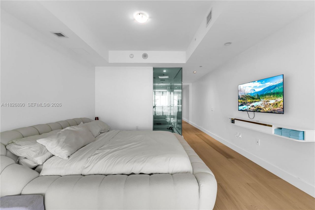 1100 Biscayne Blvd, Unit 4305, Miami, FL 33132 Photo