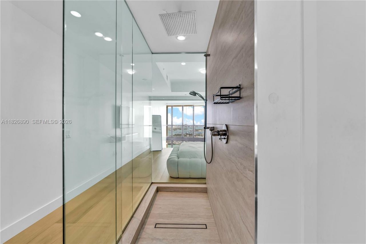 1100 Biscayne Blvd, Unit 4305, Miami, FL 33132 Photo