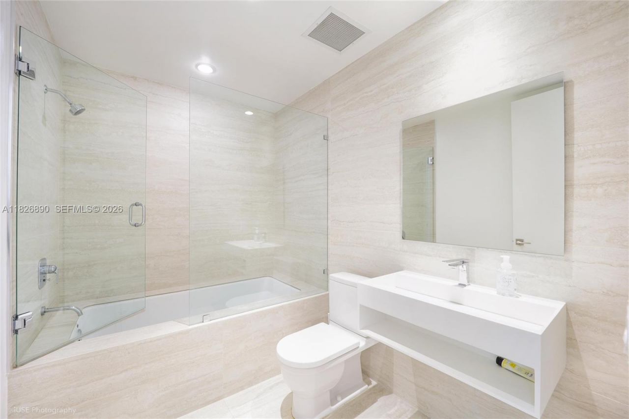 1100 Biscayne Blvd, Unit 4305, Miami, FL 33132 Photo