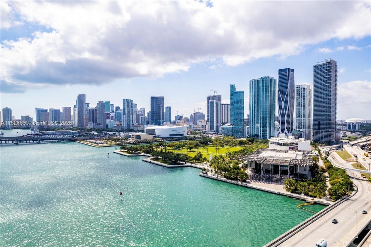 1100 Biscayne Blvd, Unit 4305, Miami, FL 33132 Photo