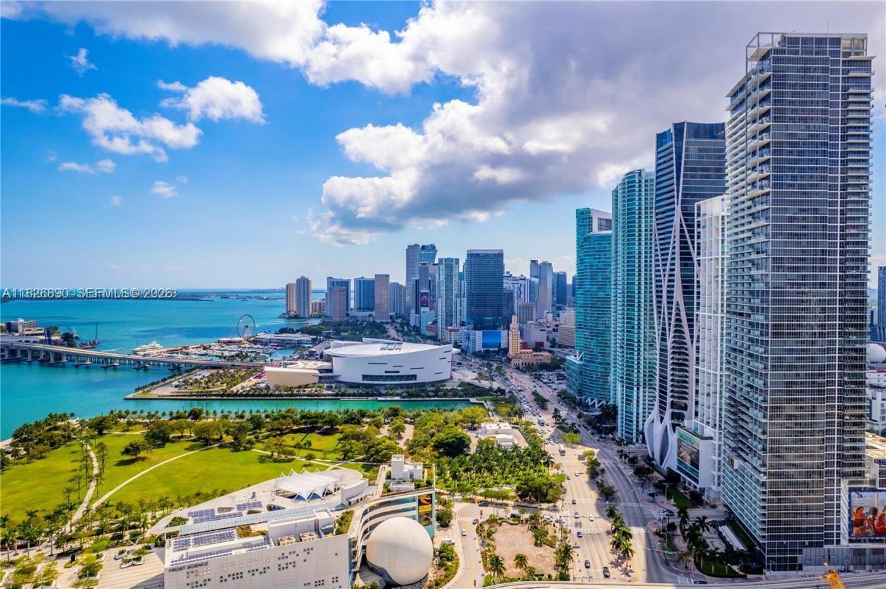 1100 Biscayne Blvd, Unit 4305, Miami, FL 33132 Photo