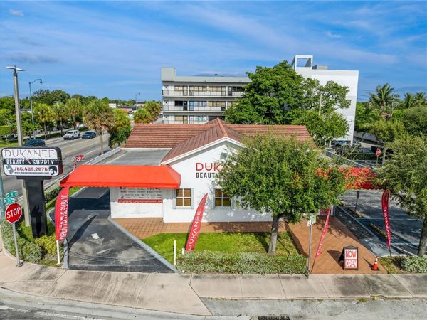 7101 SW 8th St, Miami, FL 33144