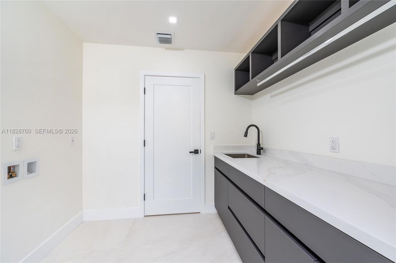 7101 E Troon Cir, Miami Lakes, FL 33014 Photo