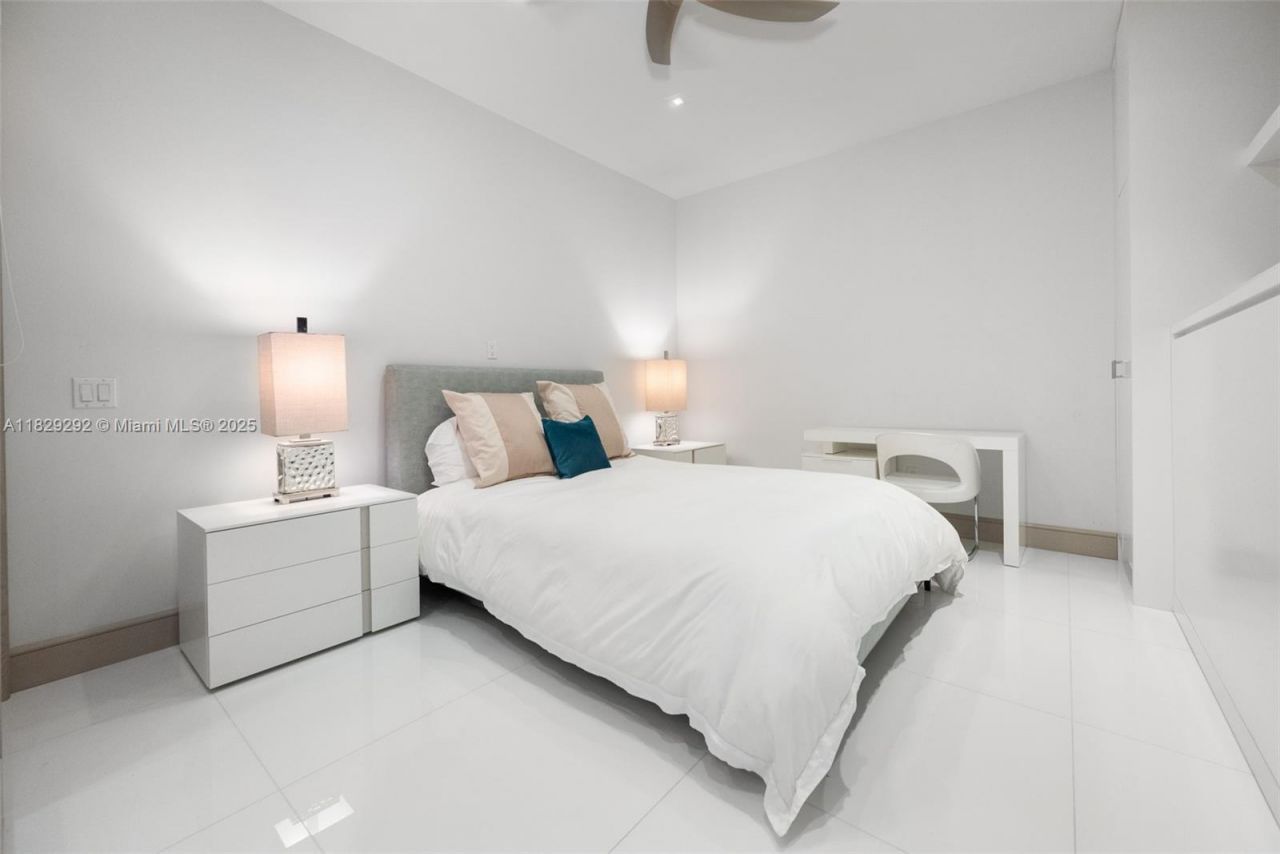 9703 Collins Ave, Unit PH-12, Bal Harbour, FL 33154 Photo