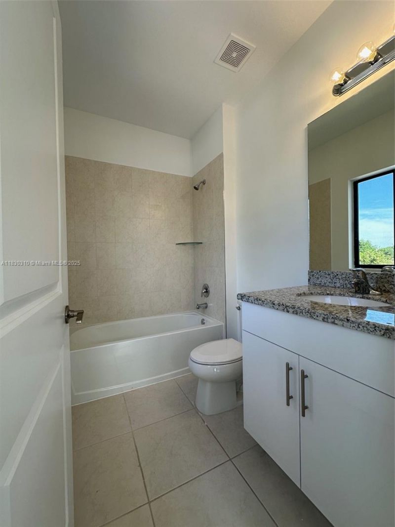 25338 SW 135th Ave, Unit 107, Homestead, FL 33032 Photo