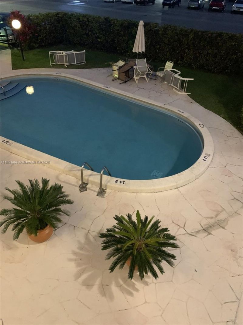 721 Atlantic Shores Blvd, Unit 306, Hallandale Beach, FL 33009 Photo