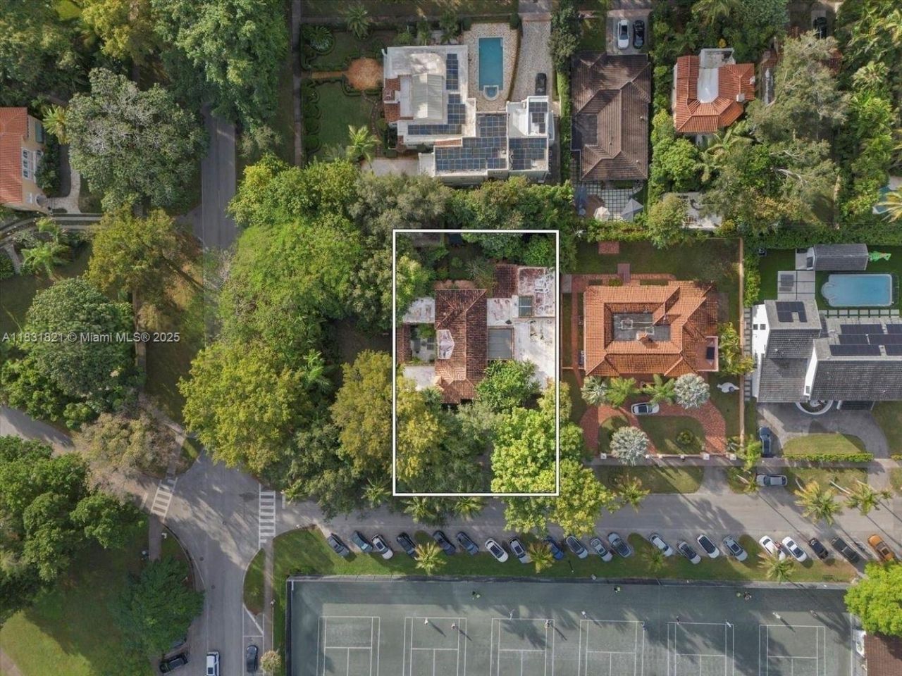 1006 S Greenway Dr, Coral Gables, FL 33134 Photo