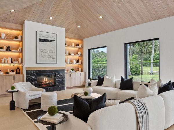 1761 Breakers West Blvd, West Palm Beach, FL 33411