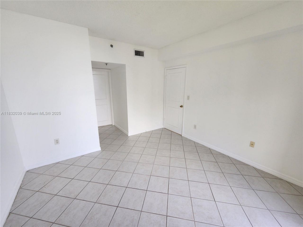 540 Brickell Key Dr, Unit 1603, Miami, FL 33131 Photo