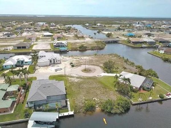 1253 NW 39th Ave, Cape Coral, FL 33993