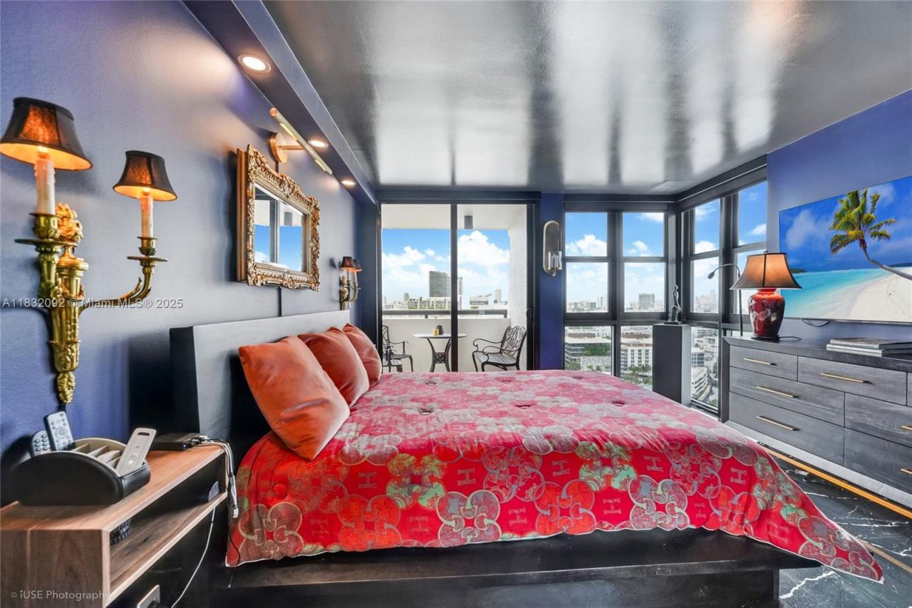 2555 Collins Ave, Unit PH114, Miami Beach, FL 33140 Photo