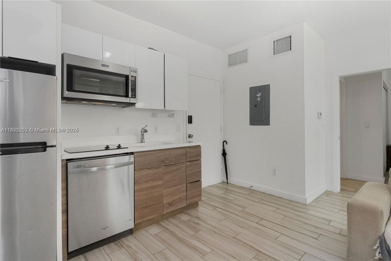 1560 Meridian Ave, Unit 108, Miami Beach, FL 33139 Photo