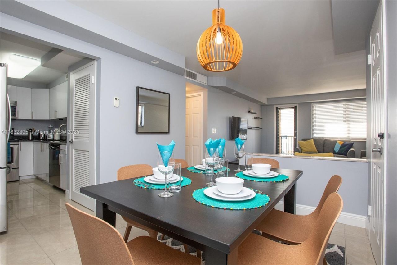 301 Golden Isles Dr, Unit 314, Hallandale Beach, FL 33009 Photo