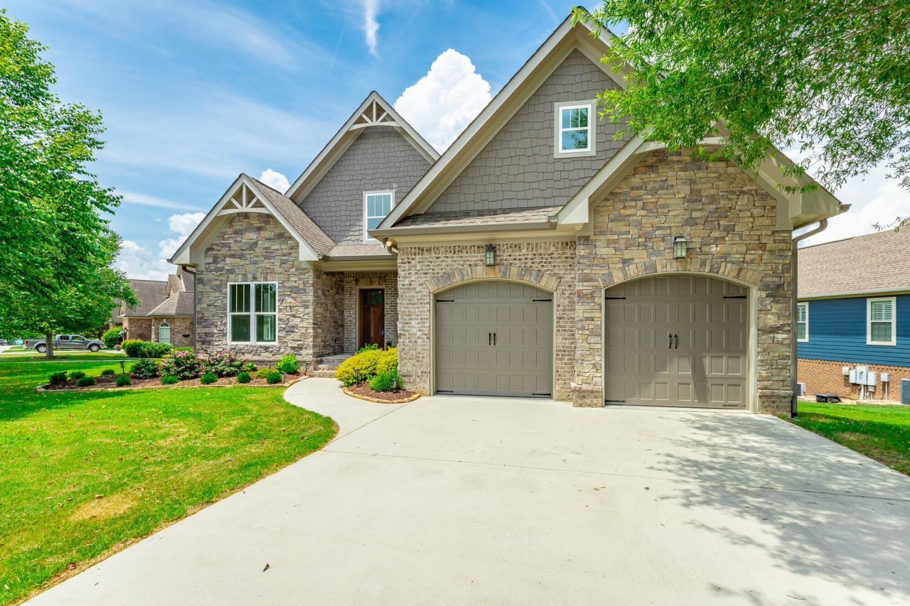 12733 Blakeslee Drive Soddy Daisy, TN 37379