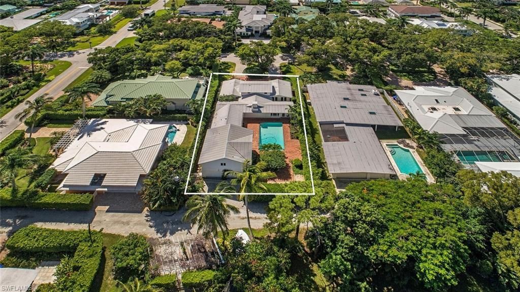 369 2nd Ave N, Naples, FL 34102 Photo