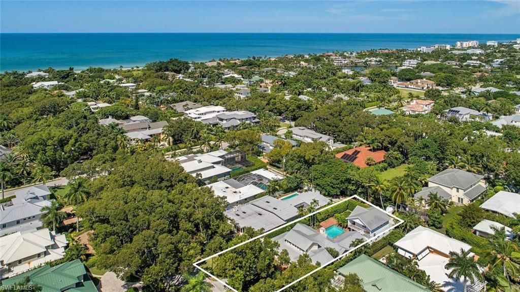 369 2nd Ave N, Naples, FL 34102 Photo