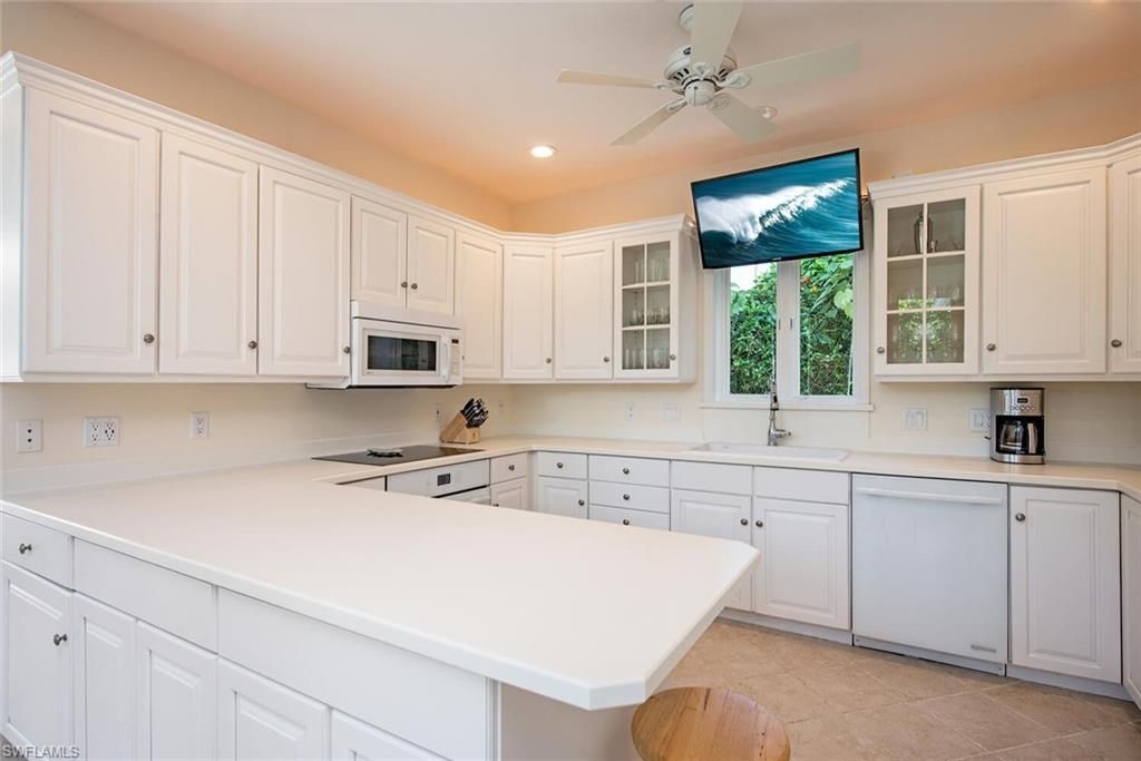369 2nd Ave N, Naples, FL 34102 Photo
