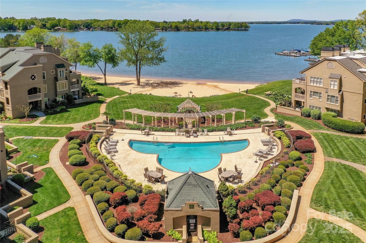 633 Portside Drive, Davidson, NC 28036 Main Photo