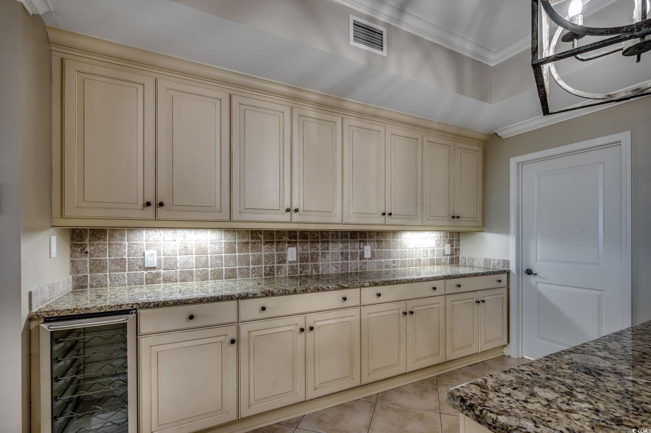 9547 Edgerton Dr. Photo 17