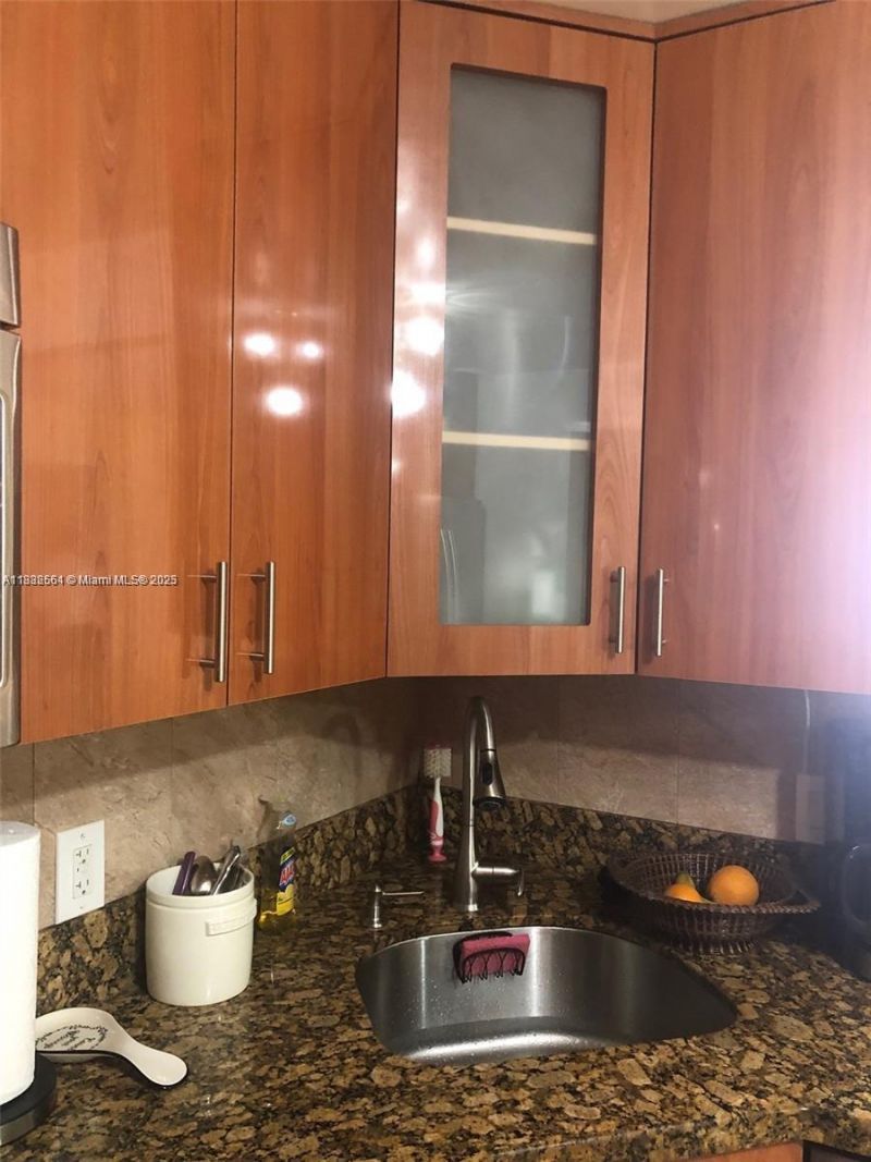 1865 S Ocean Dr, Unit 5H, Hallandale Beach, FL 33009 Photo