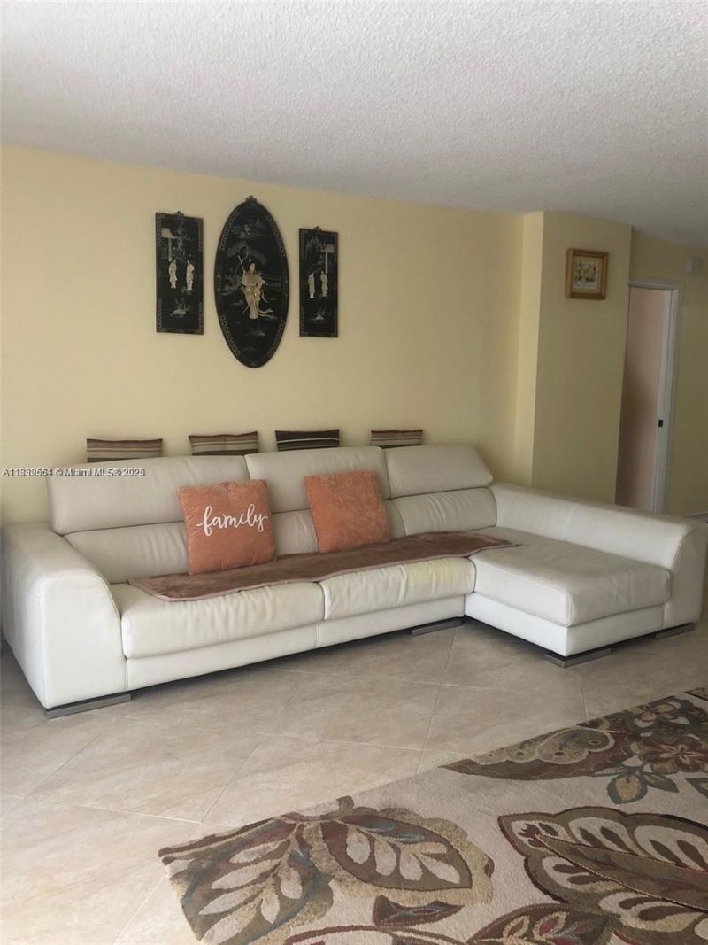 1865 S Ocean Dr, Unit 5H, Hallandale Beach, FL 33009 Photo