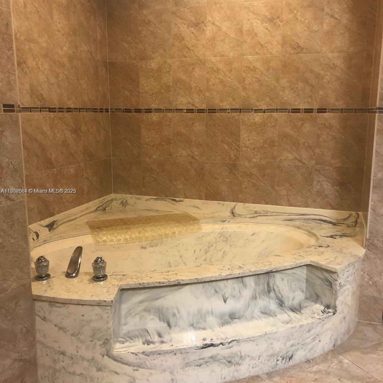 1865 S Ocean Dr, Unit 5H, Hallandale Beach, FL 33009 Photo