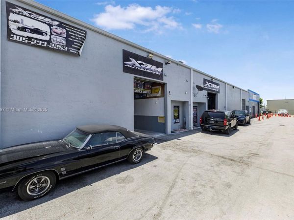 Mechanic Shop For Sale Near Tamiami Airport, Kendall, FL 33186