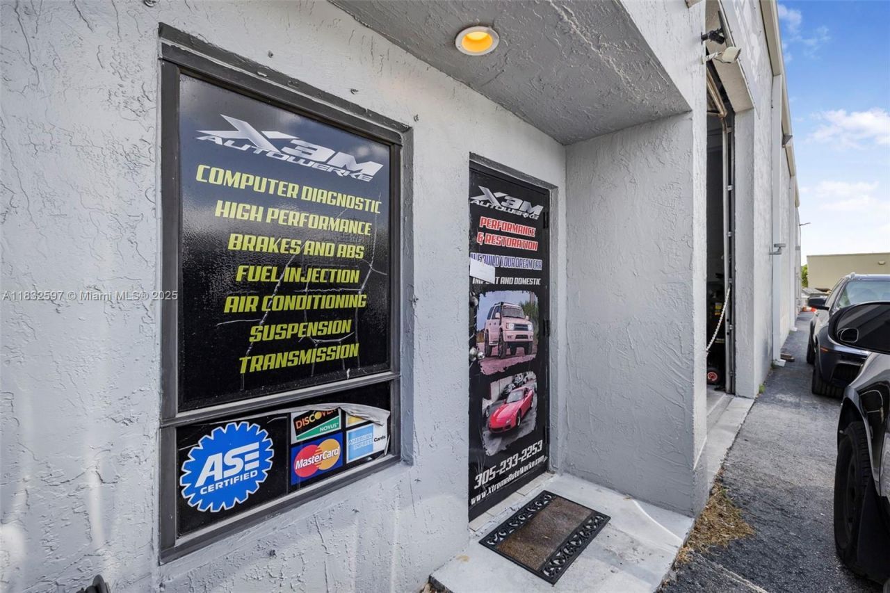 Mechanic Shop For Sale Near Tamiami Airport, Kendall, FL 33186 Photo