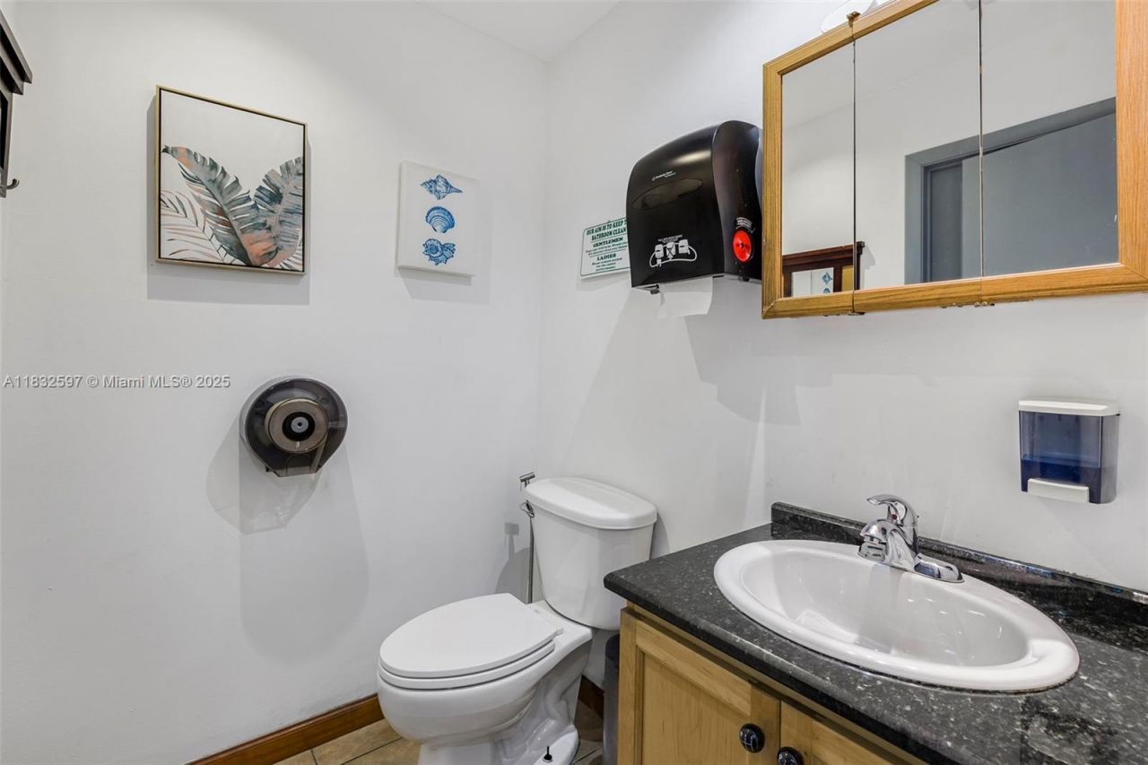 Mechanic Shop For Sale Near Tamiami Airport, Kendall, FL 33186 Photo