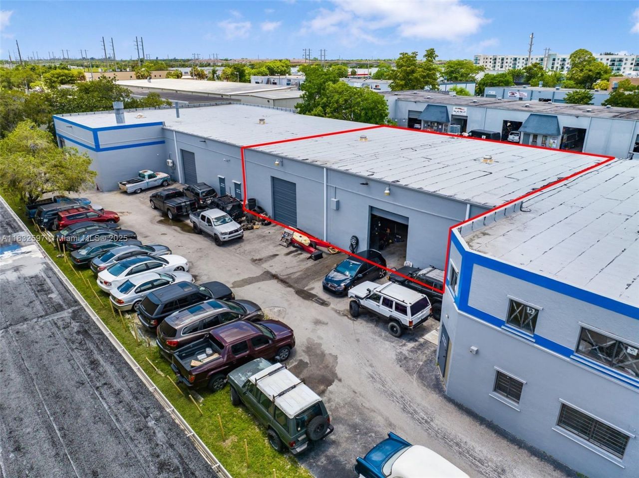 Mechanic Shop For Sale Near Tamiami Airport, Kendall, FL 33186 Photo