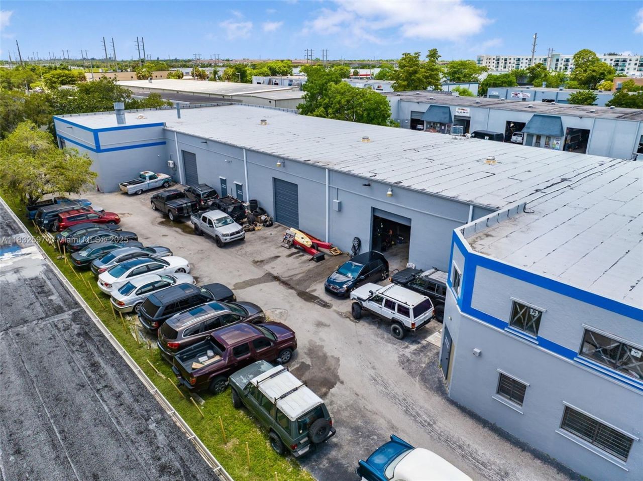Mechanic Shop For Sale Near Tamiami Airport, Kendall, FL 33186 Photo