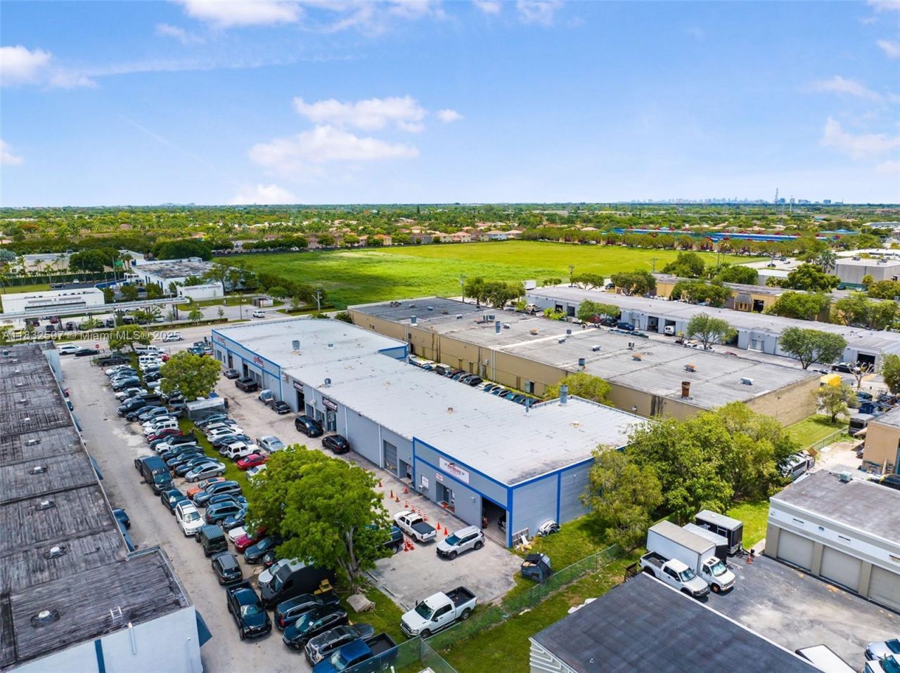 Mechanic Shop For Sale Near Tamiami Airport, Kendall, FL 33186 Photo