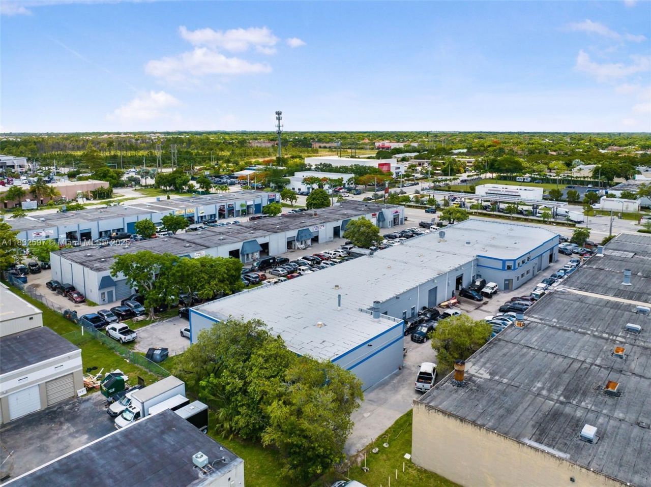 Mechanic Shop For Sale Near Tamiami Airport, Kendall, FL 33186 Photo