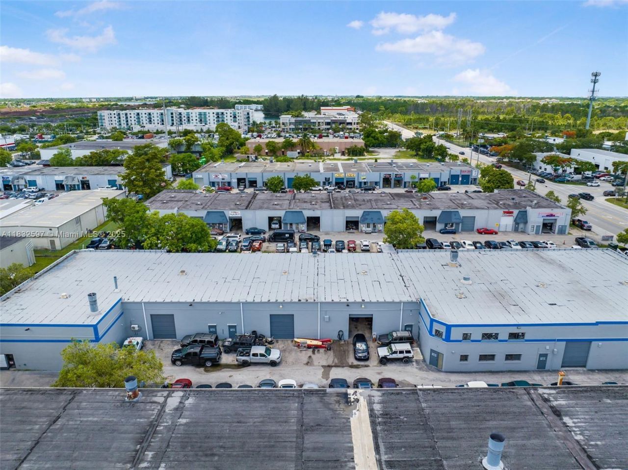 Mechanic Shop For Sale Near Tamiami Airport, Kendall, FL 33186 Photo
