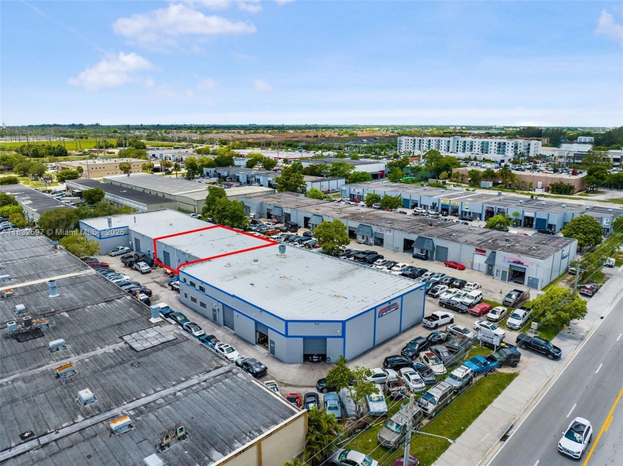 Mechanic Shop For Sale Near Tamiami Airport, Kendall, FL 33186 Photo