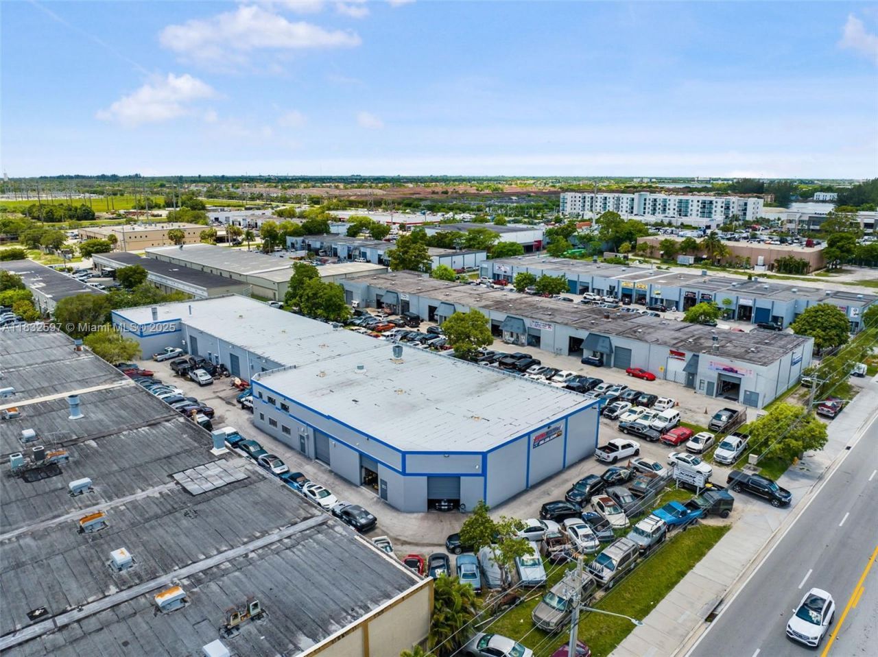 Mechanic Shop For Sale Near Tamiami Airport, Kendall, FL 33186 Photo