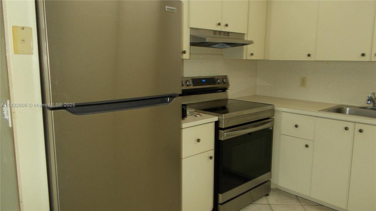 13550 SW 6th Ct, Unit 208A, Pembroke Pines, FL 33027 Photo