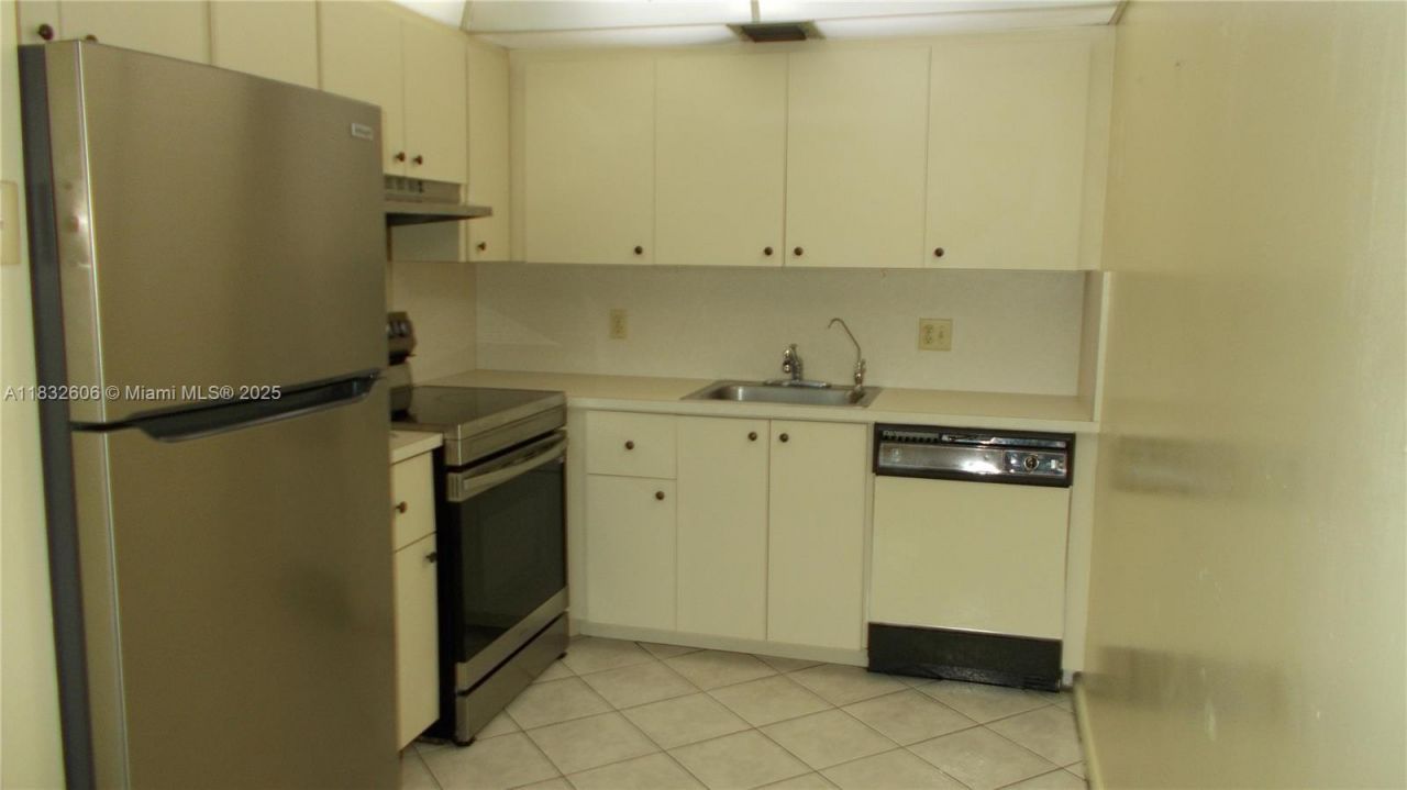 13550 SW 6th Ct, Unit 208A, Pembroke Pines, FL 33027 Photo