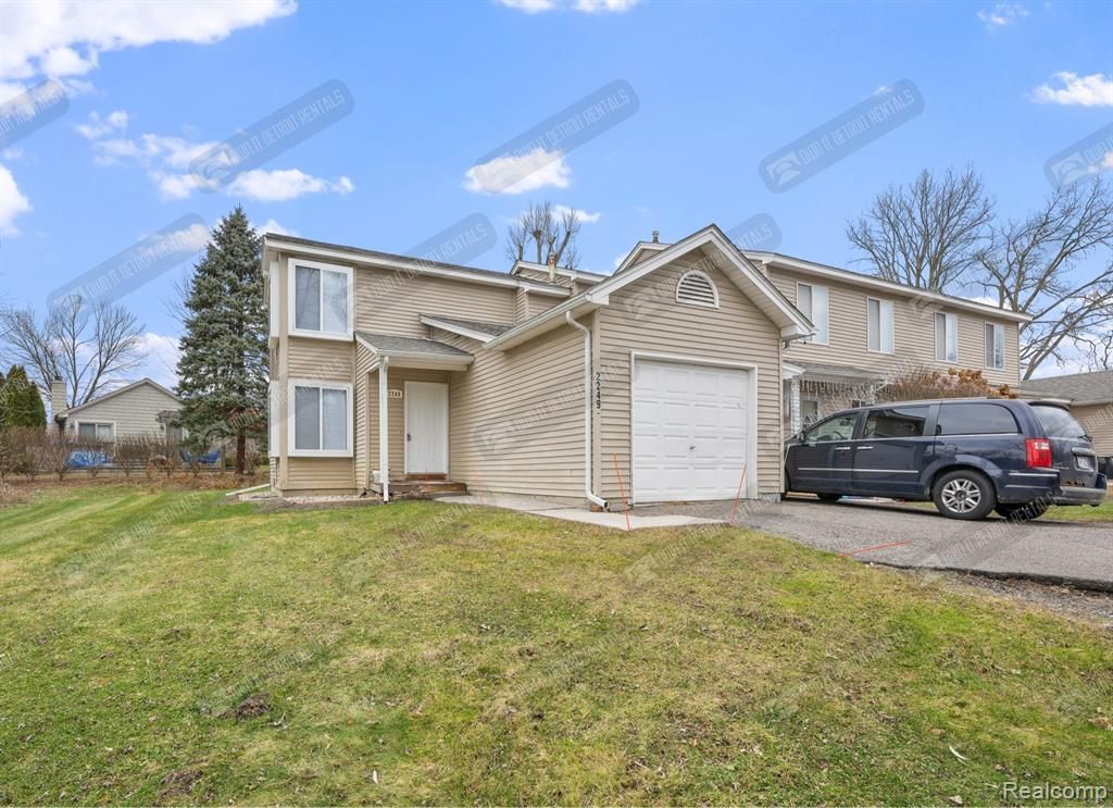 2249 S Commerce Road, Wolverine Lake Vlg, MI 48390 Main Photo