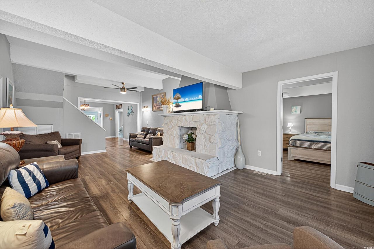 1885 Pompano Dr. Photo 16