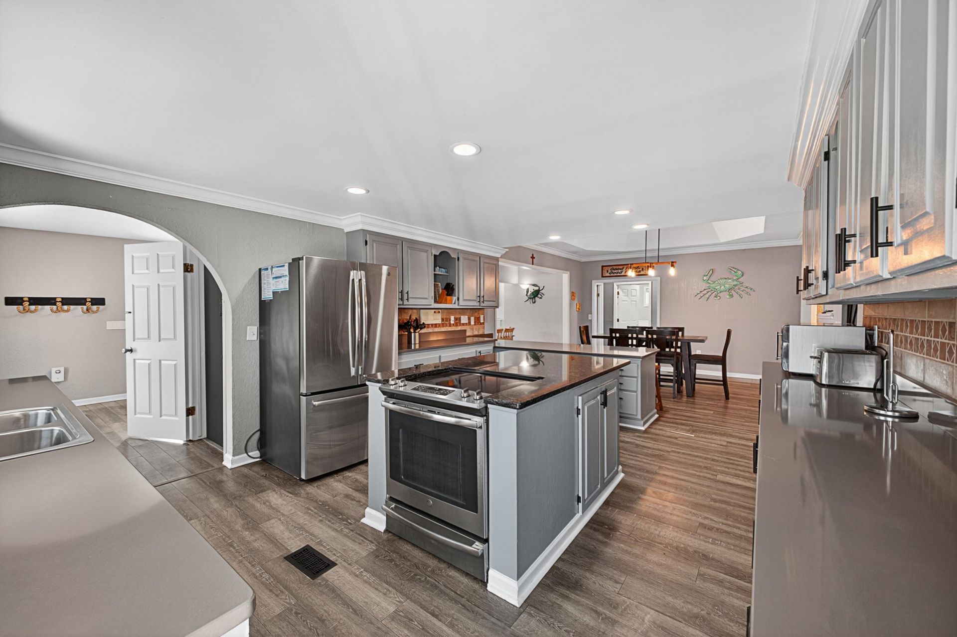 1885 Pompano Dr. Photo 32